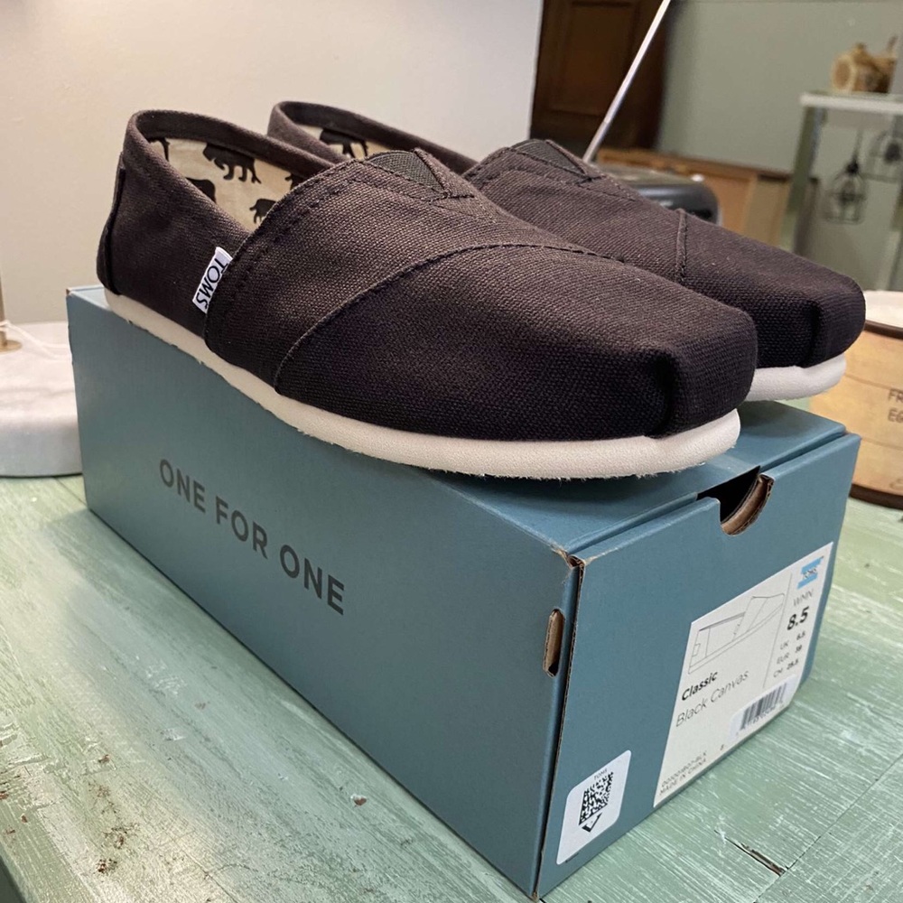 Toms